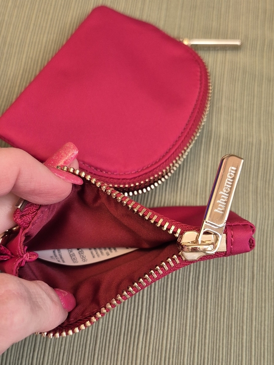 Lululemon Berry Rumble Metallic Gold Wordmark Dual Wristlet Wallet Keychain Set - Picture 4 of 6